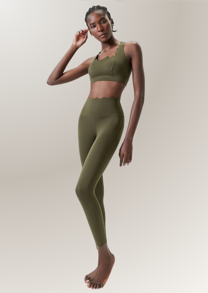 Scalloped Sculpt & Flow Seamless Set