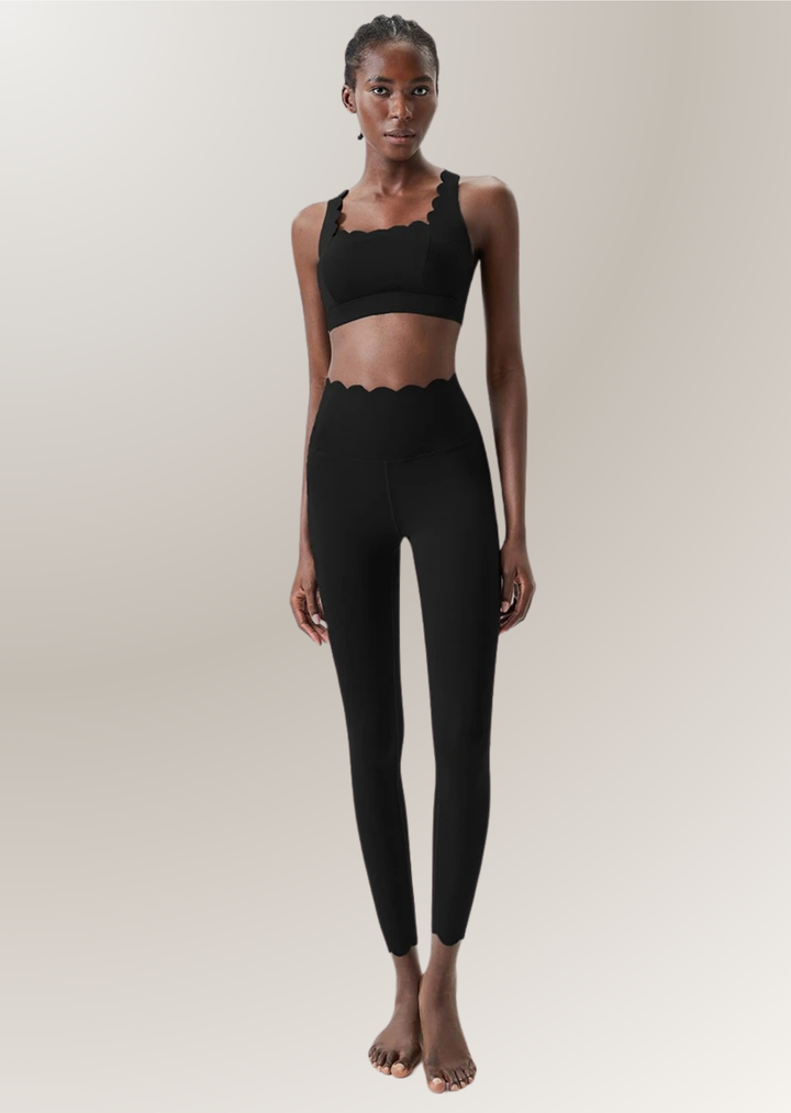Scalloped Sculpt & Flow Seamless Set