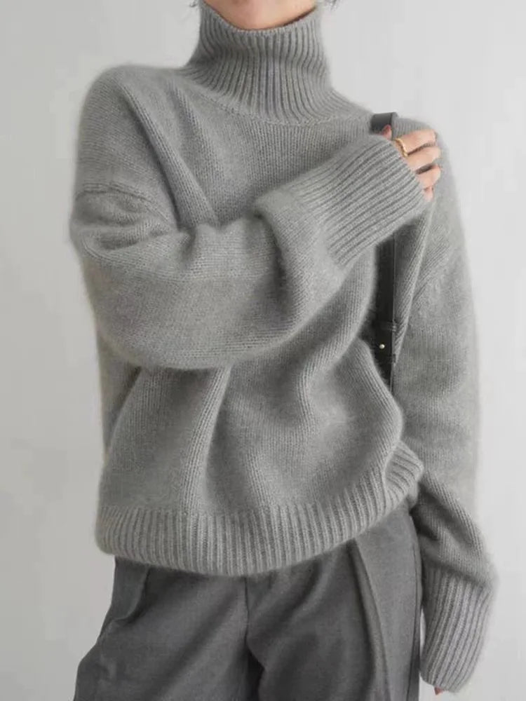 Elara Cozy Luxe Turtleneck Sweater
